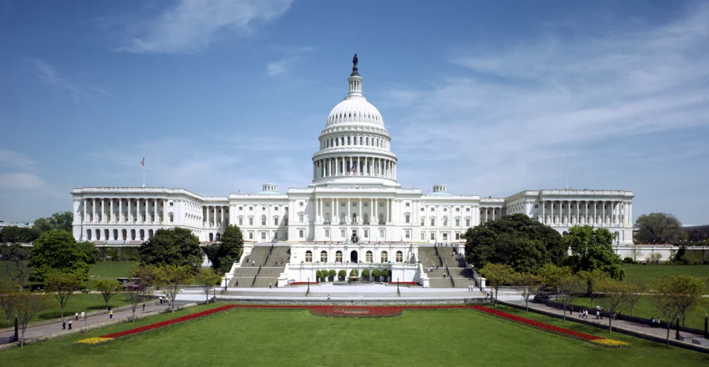 Façade ouest du Capitole des États-Unis à Washington, siège du Congrès