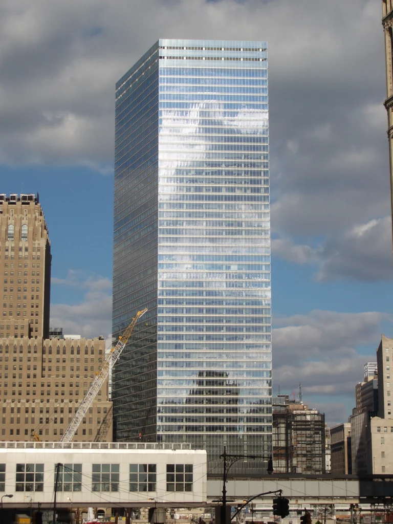 Vue d’archives du 7 World Trade Center à New York. Photo : Sweeneyr, CC BY-SA 3.0, Wikimedia Commons.